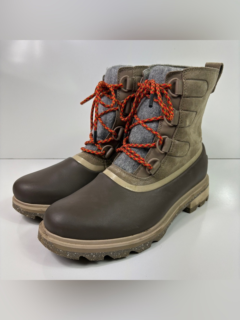 Sorel Women’s Lennox Lace Up Hiking Outdoor Waterproof Boots Size 10.5 Suede